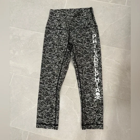 Lululemon x SoulCycle Philadelphia High-Rise Wunder Under Crop Size 6 - Picture 2 of 9